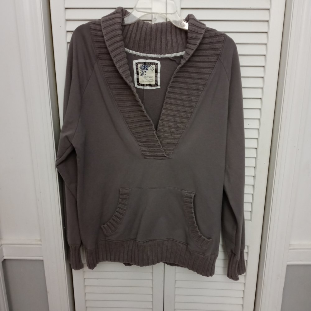 Old Navy Men's Sweater Size Large Gray Pullover Vneck Hoodie.